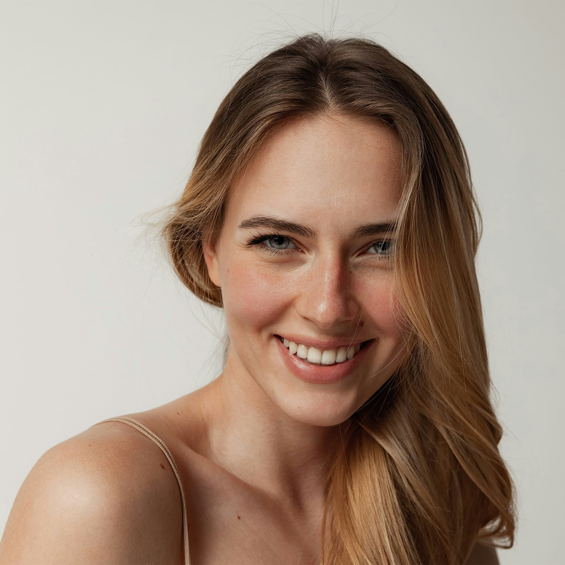 woman with strawberry blonde hair