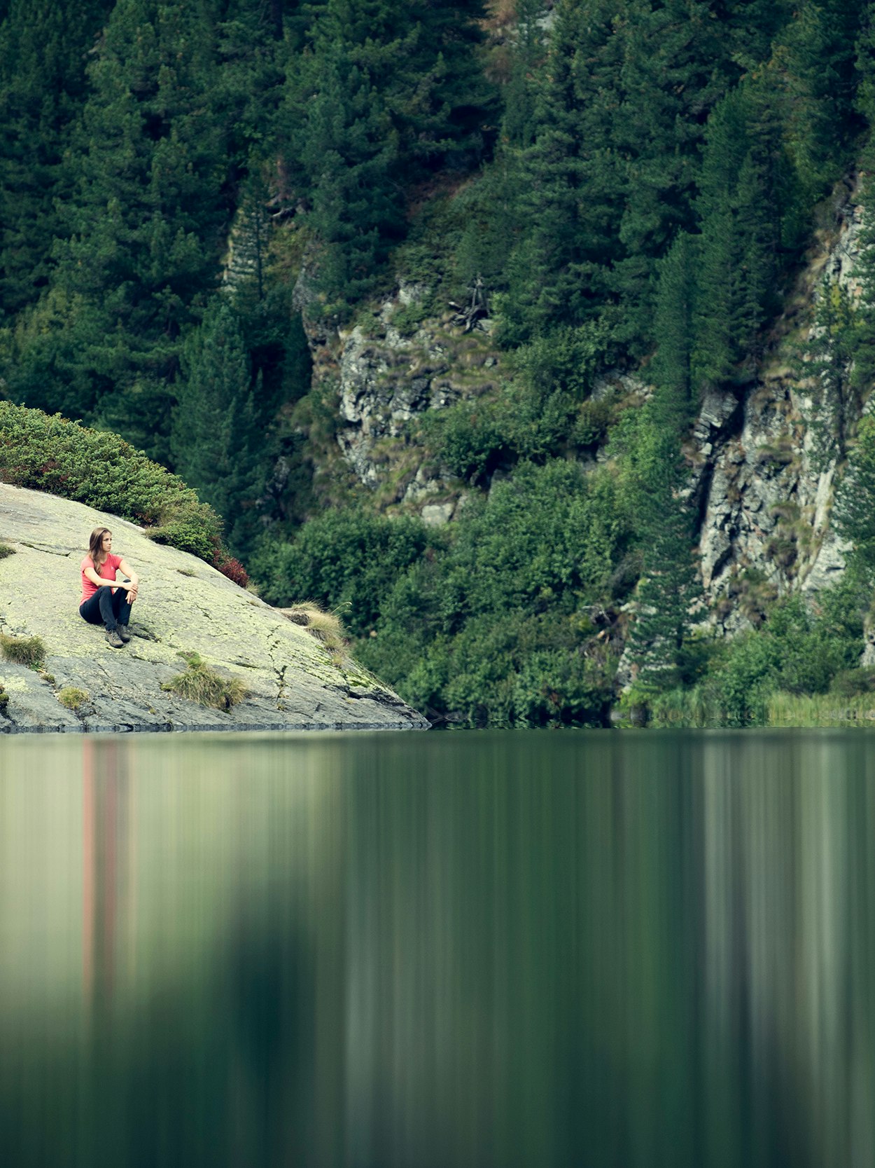 Hiking break by the lake in the Engadin