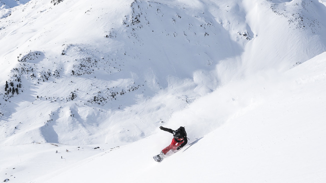Off Piste freeride skiing