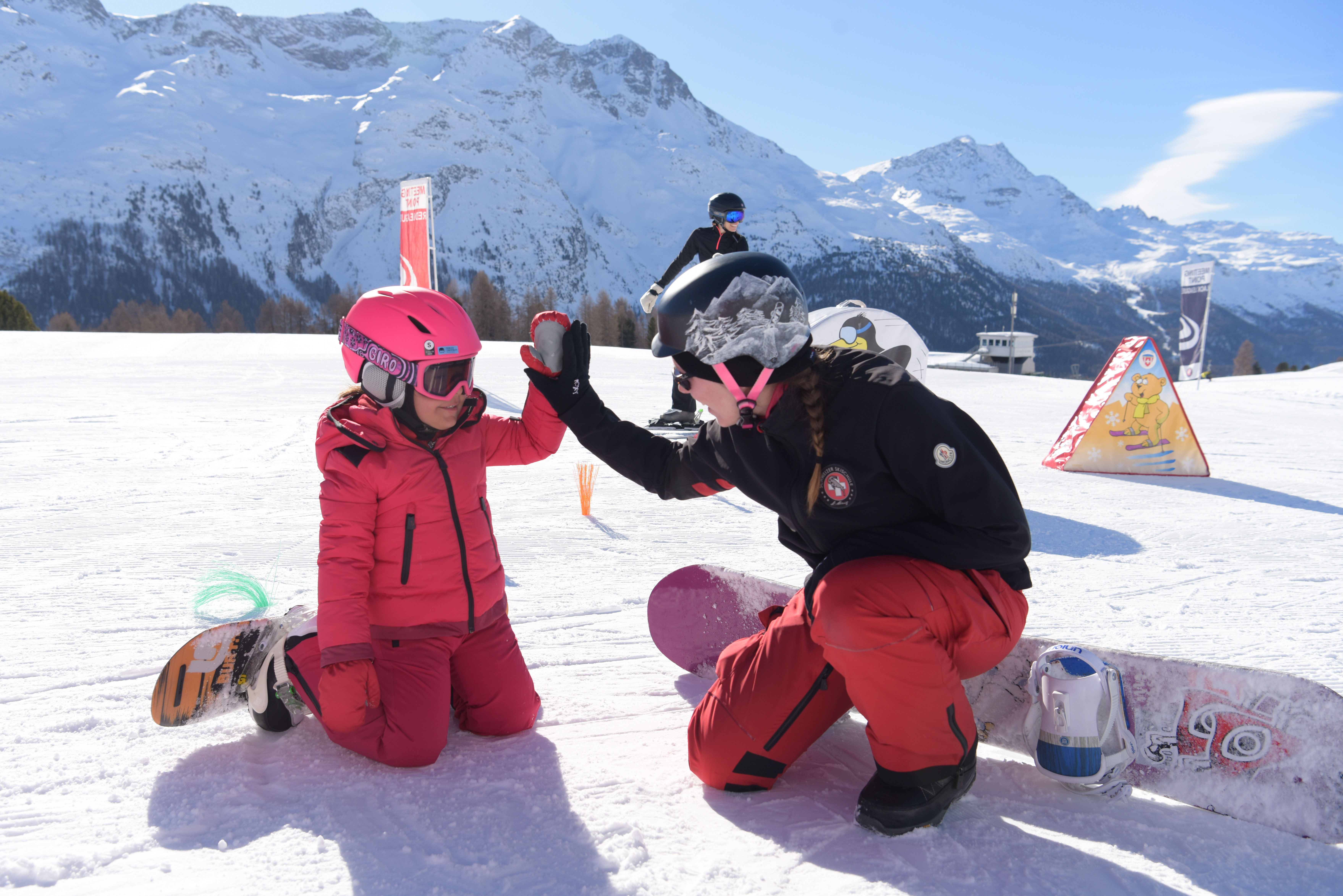 Skischool St. Moritz snowboard class kids