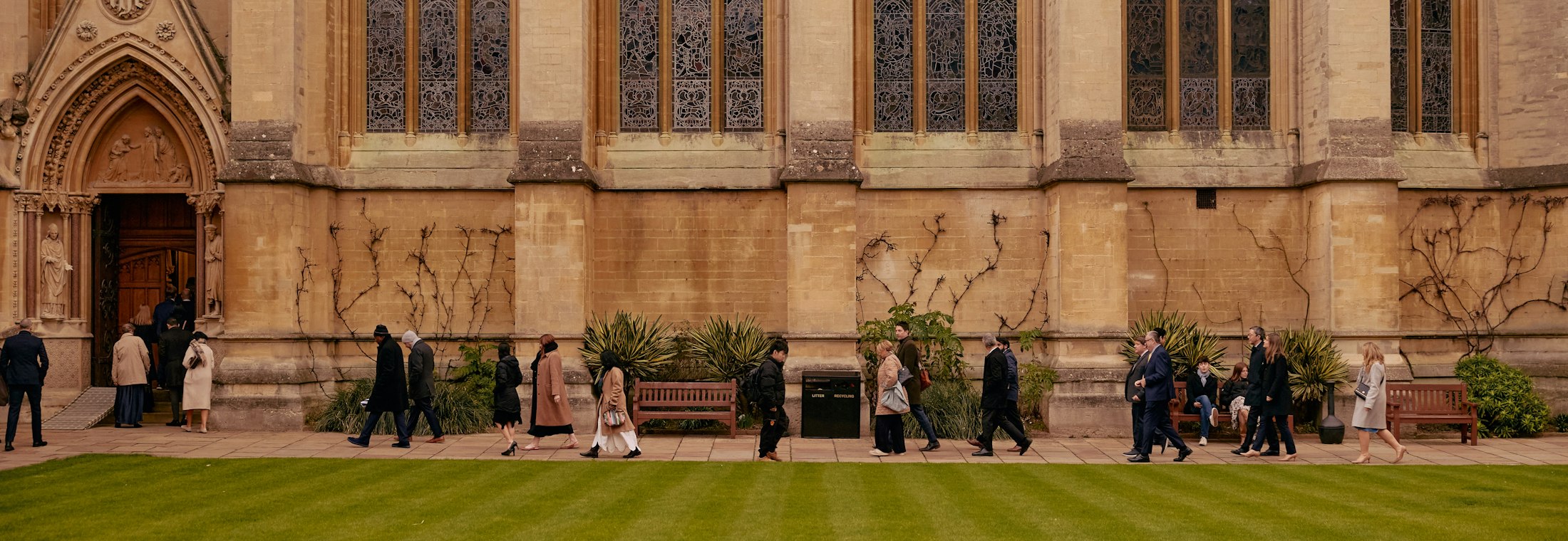 Members on the Oxford executive education programme crossing the quad