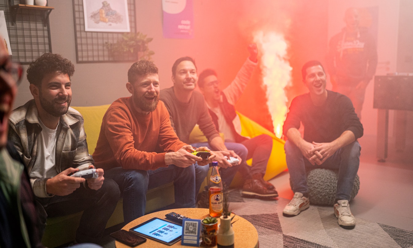 smartive Team beim Fifa spielen