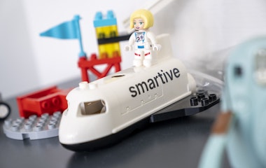 Smartive Rakaete Spielzeug