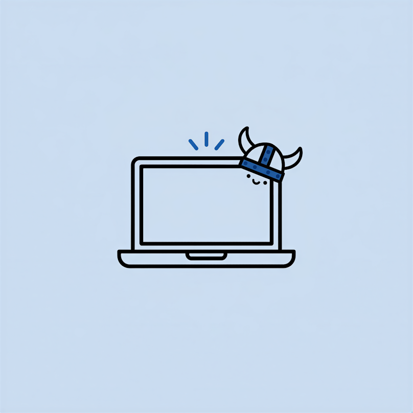 Einfache Illustration eines Laptops mit einem lächelnden Gesicht und einem blauen Wikingerhelm auf einem hellblauen Hintergrund.