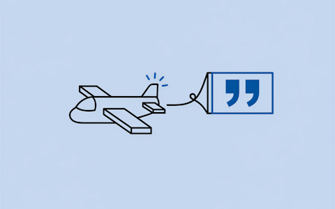 Ein kleines Flugzeug zieht ein rechteckiges Banner mit Anführungszeichen vor einem schlichten, hellblauen Hintergrund.