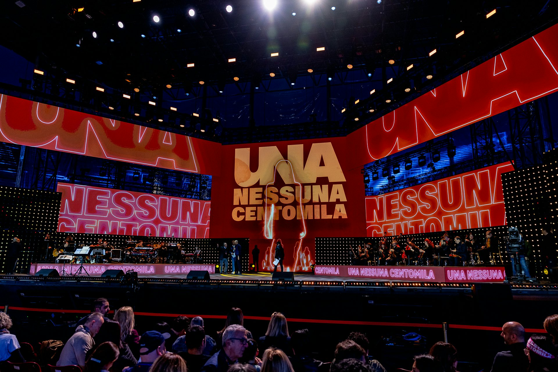 UNA NESSUNA CENTOMILA