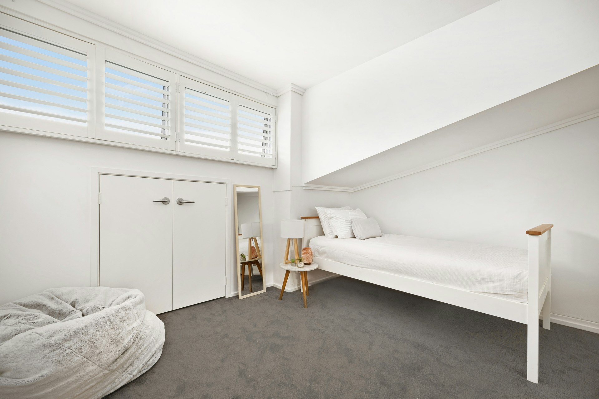 Image of corner