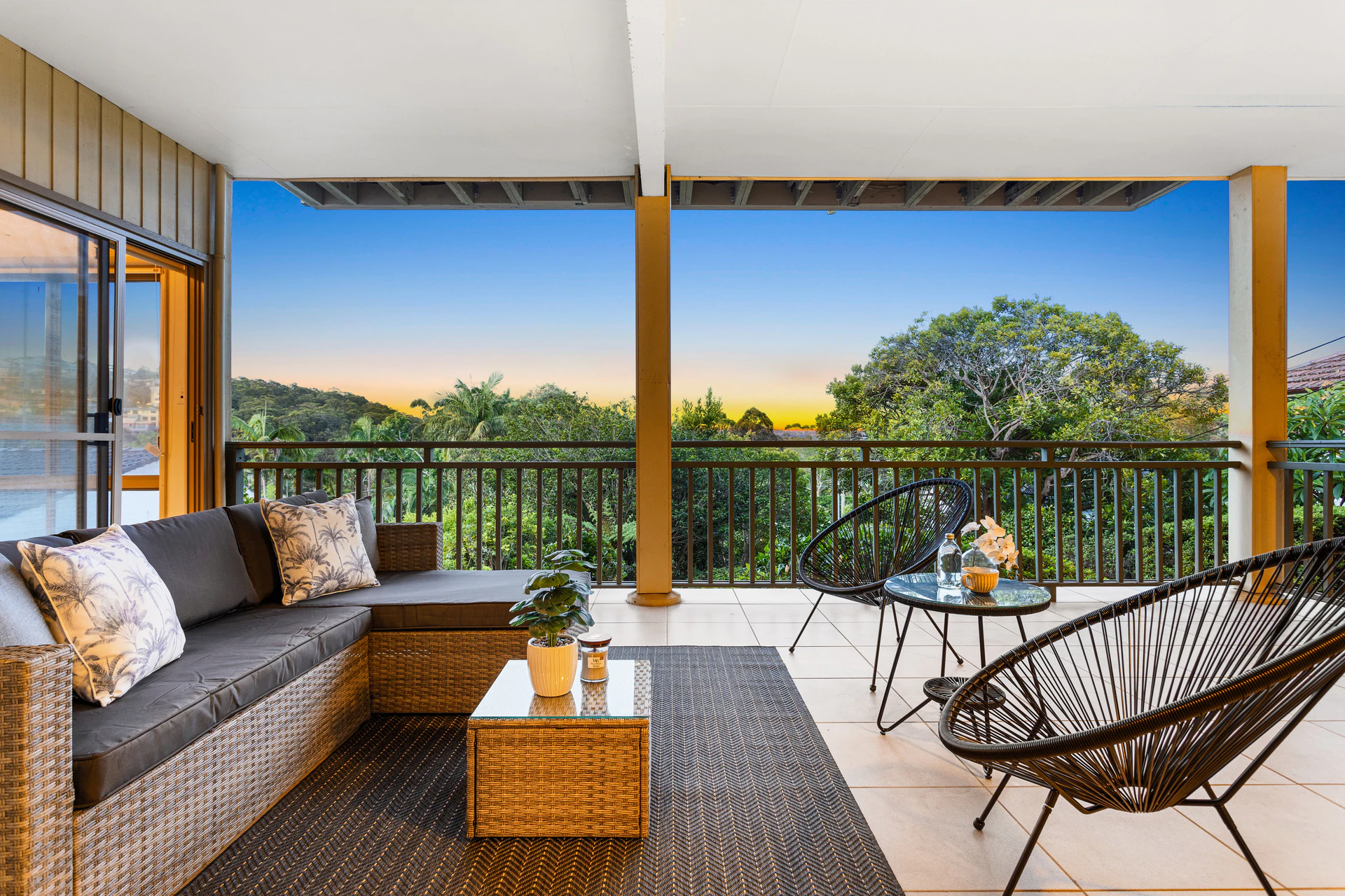 balcony