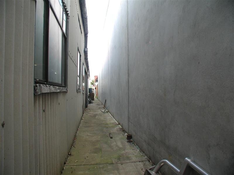 alley
