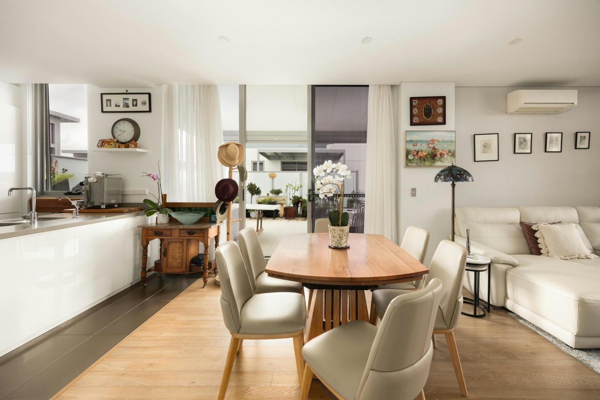 Image of dining room