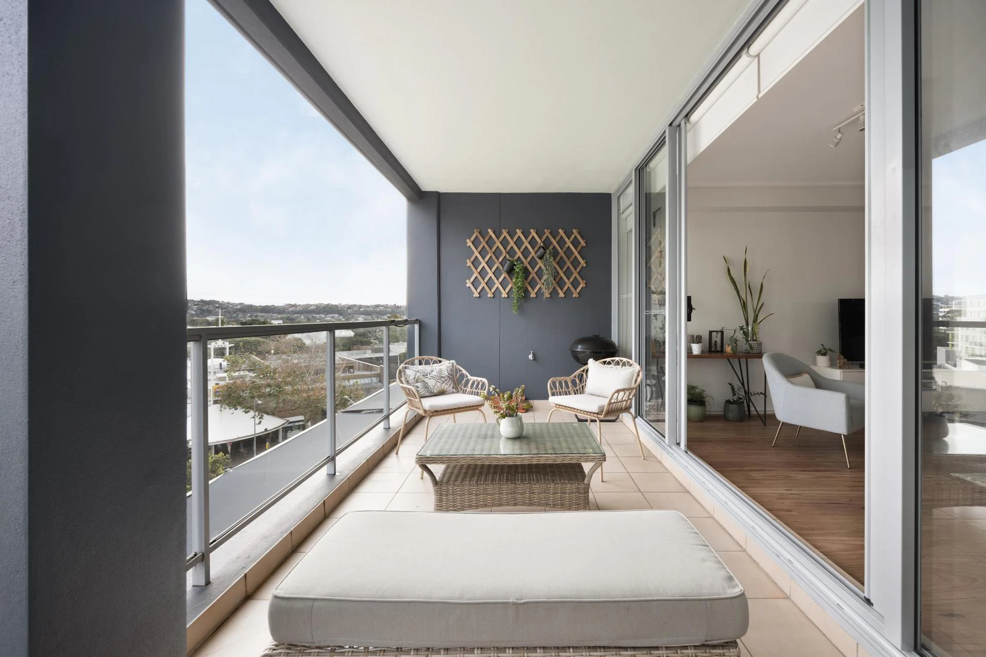 balcony