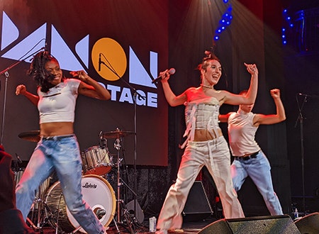 Cerena_Lavinia_Tanzim.jpg Ceréna performing live in Toronto, Canada