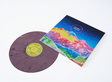 JhYj3LAc-express_0008_041024_PrecisionPressing_Planet-Lidders_Overhead.jpg Planet Lidders 100% recycled vinyl record by Jeffrey Alexander & The Heavy Lidders shown outside of its sleeve.