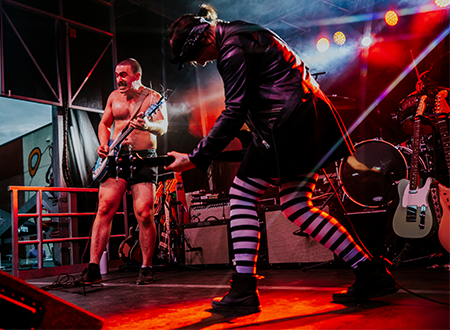 odRMACCd-JUAN_UpHere_Day3_Night_016.png Diva Worship performing onstage.