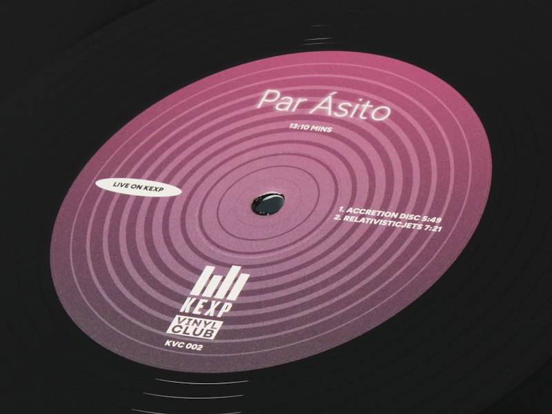 Par Ásito Live on KEXP 12-inch black vinyl record.