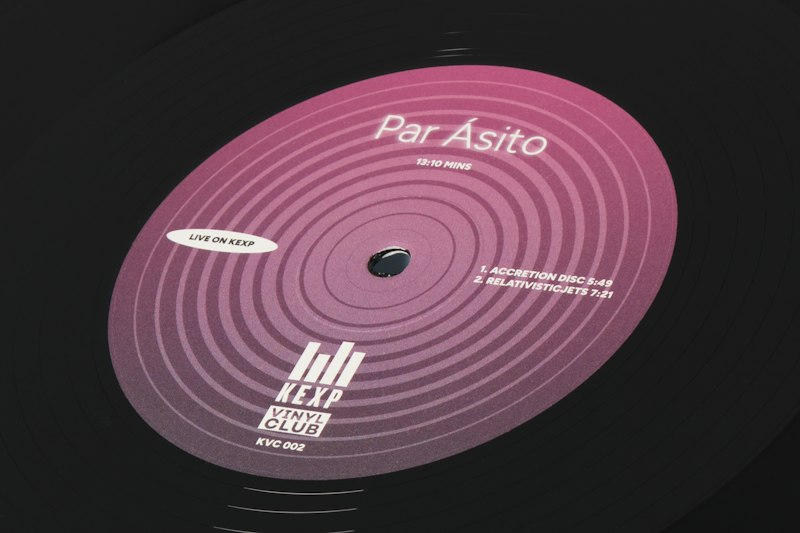 Par Ásito Live on KEXP 12-inch black vinyl record.