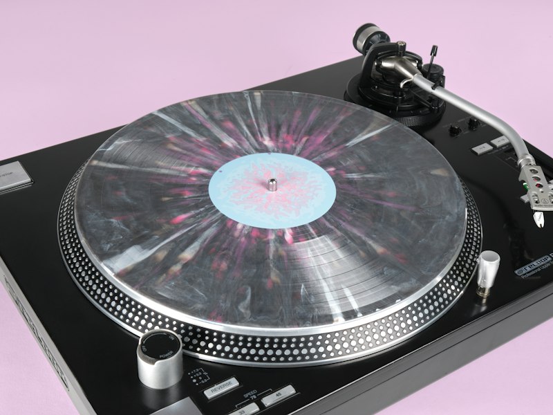 ivycomb Rebirth Black Ice White Mist Blend and pink splatter vinyl.