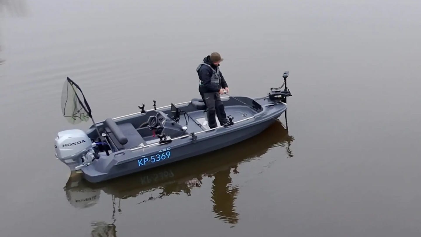 HYDRA 450 FISHING