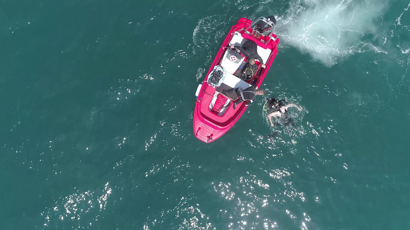 Rescuers in HYDRA 450 RESCUE