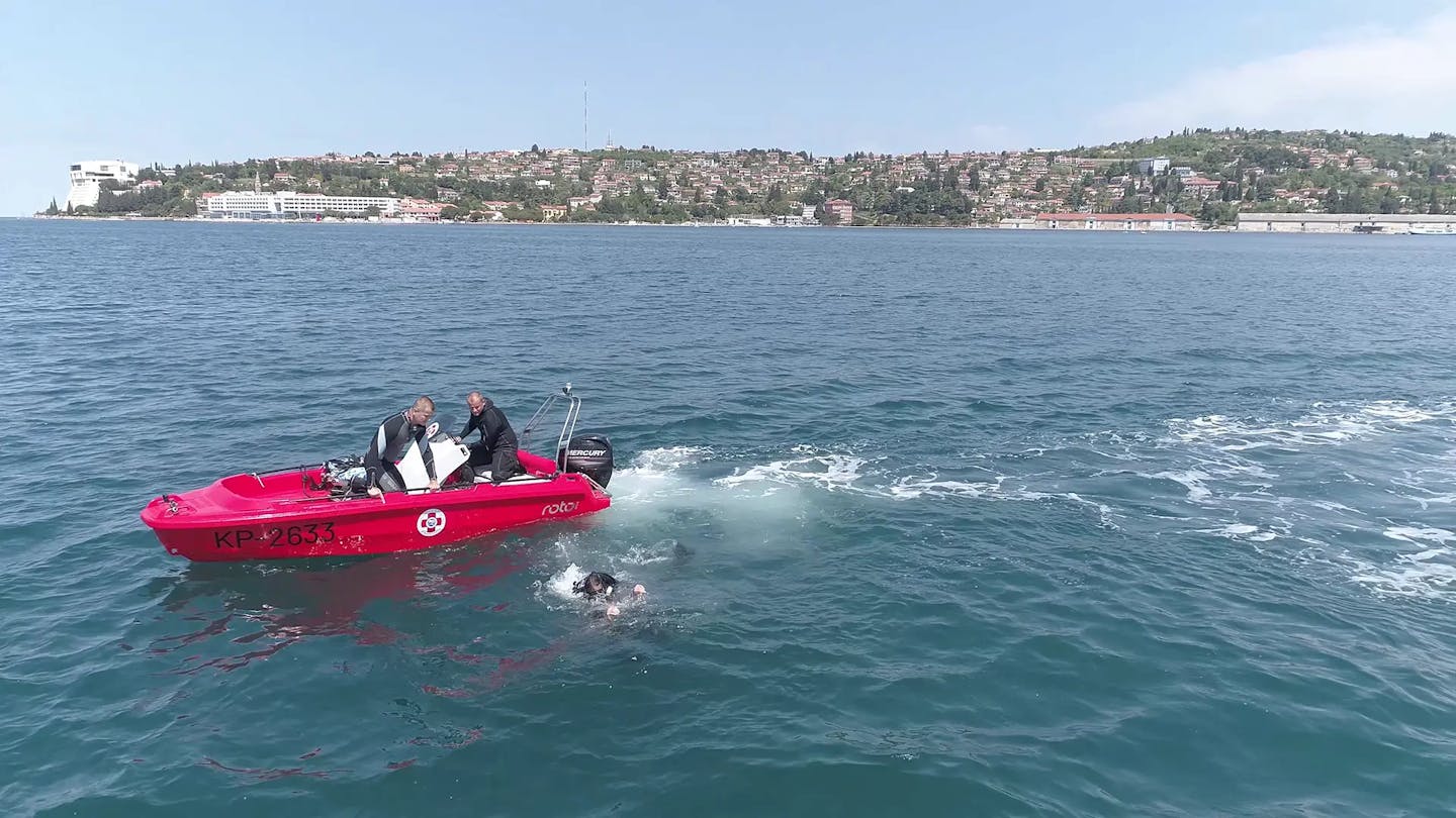 Rescuers in HYDRA 450 RESCUE