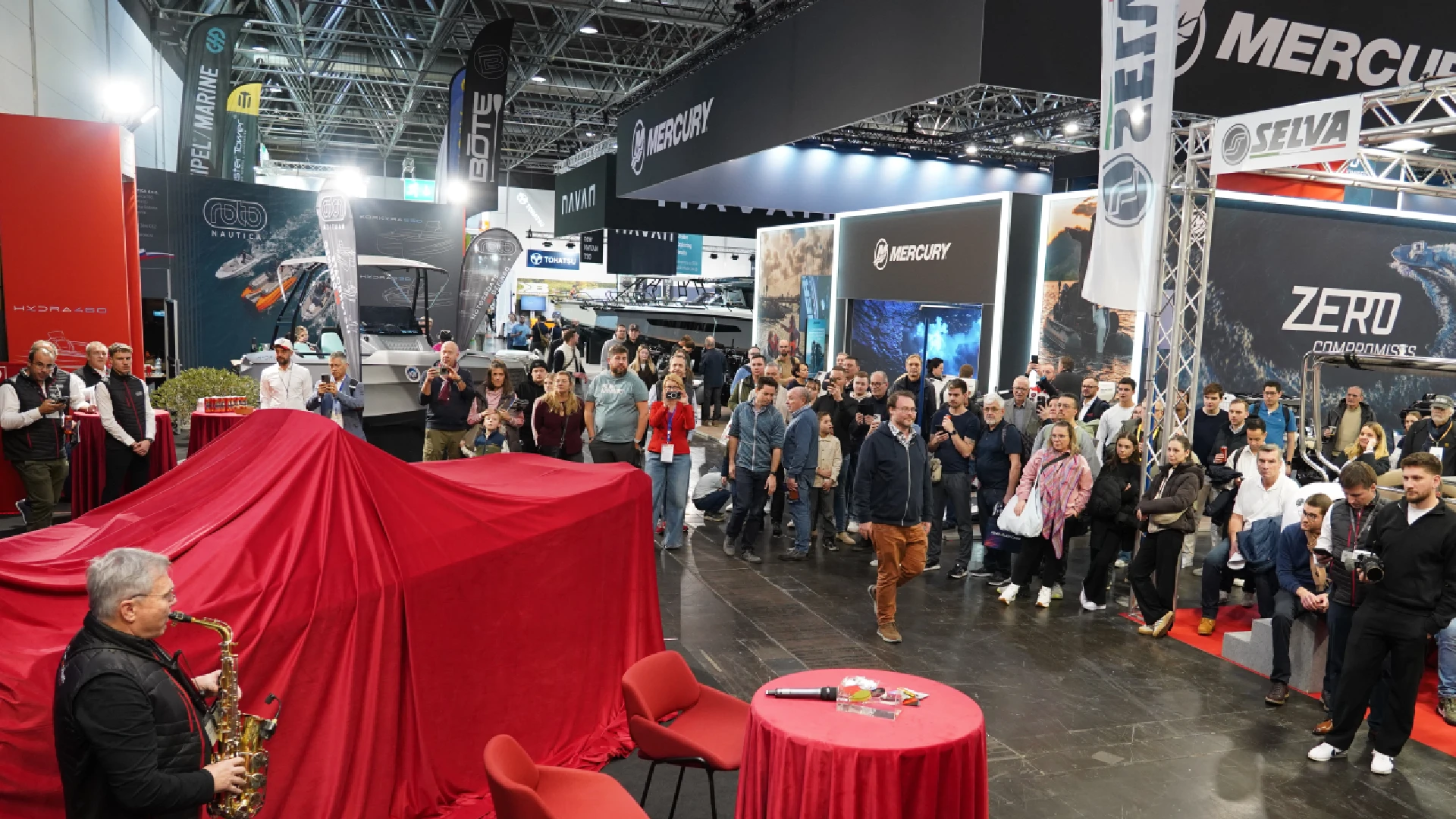 HYDRA 460 World Premiere at BOOT Düsseldorf 2026