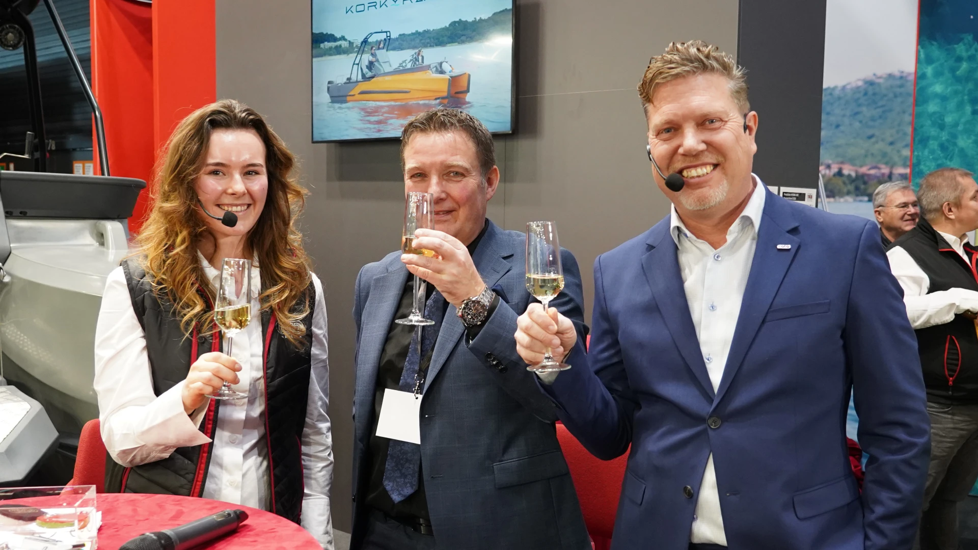 HYDRA 460 World Premiere at BOOT Düsseldorf 2026