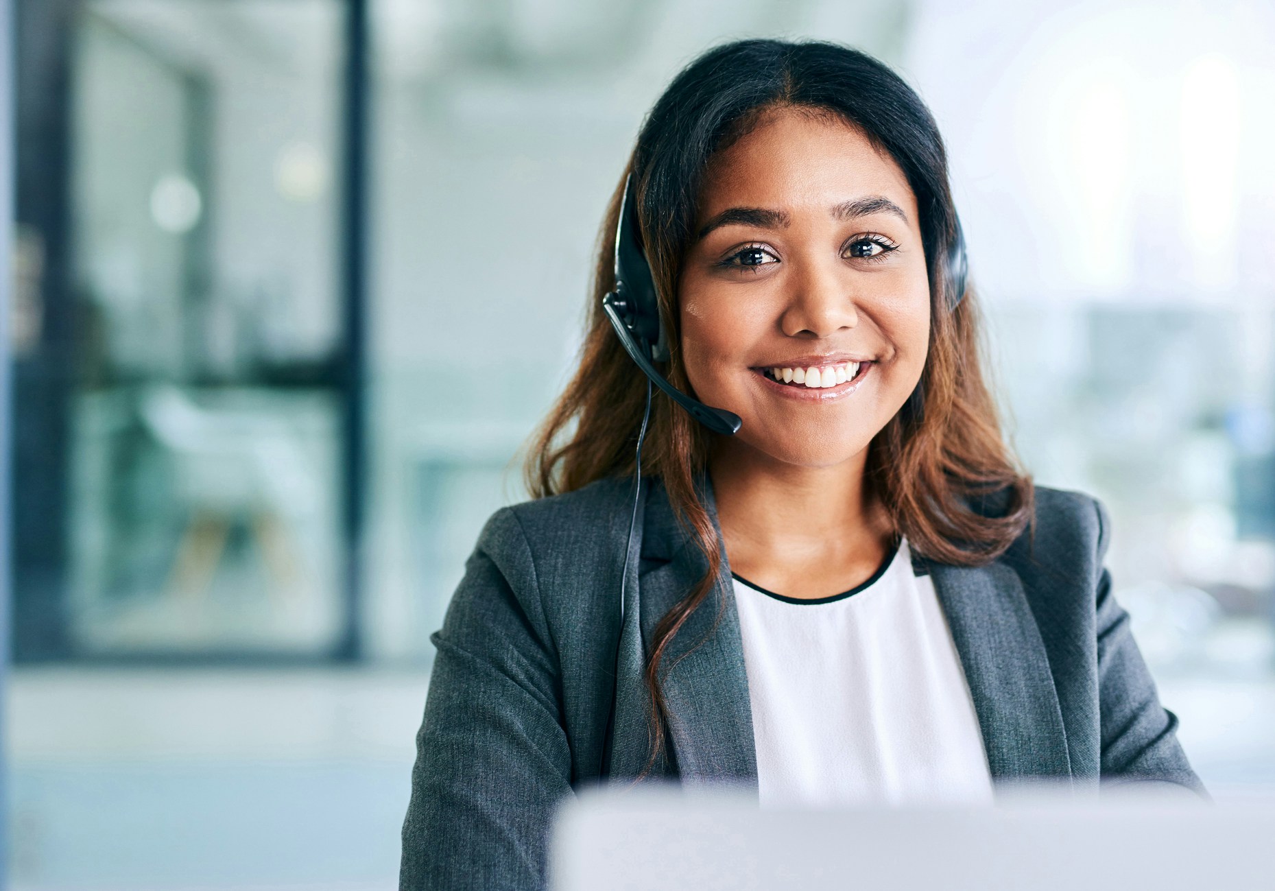 service desk technician providing support
