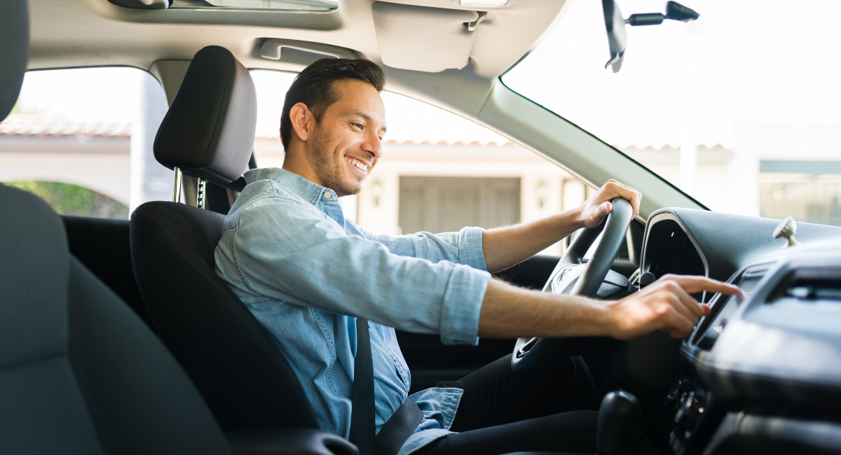 Gebruik je je eigen wagen voor je eenmanszaak? Zo zit het met de aftrek van autokosten
