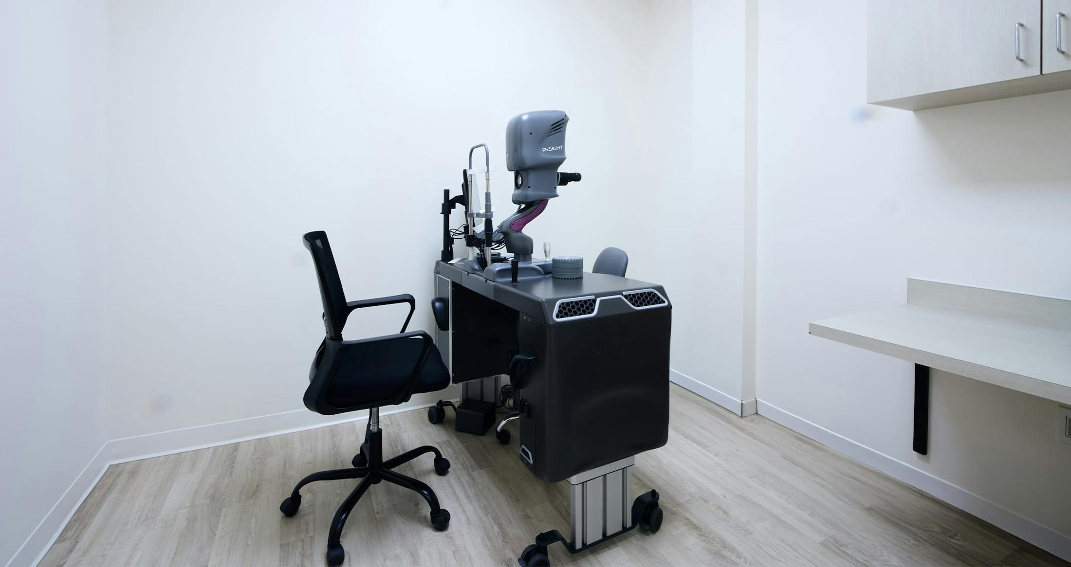 Eye exam room