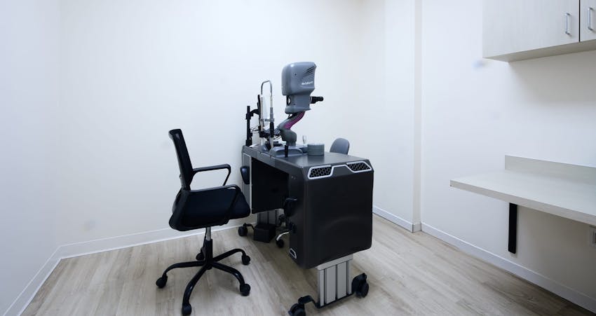 Eye exam room