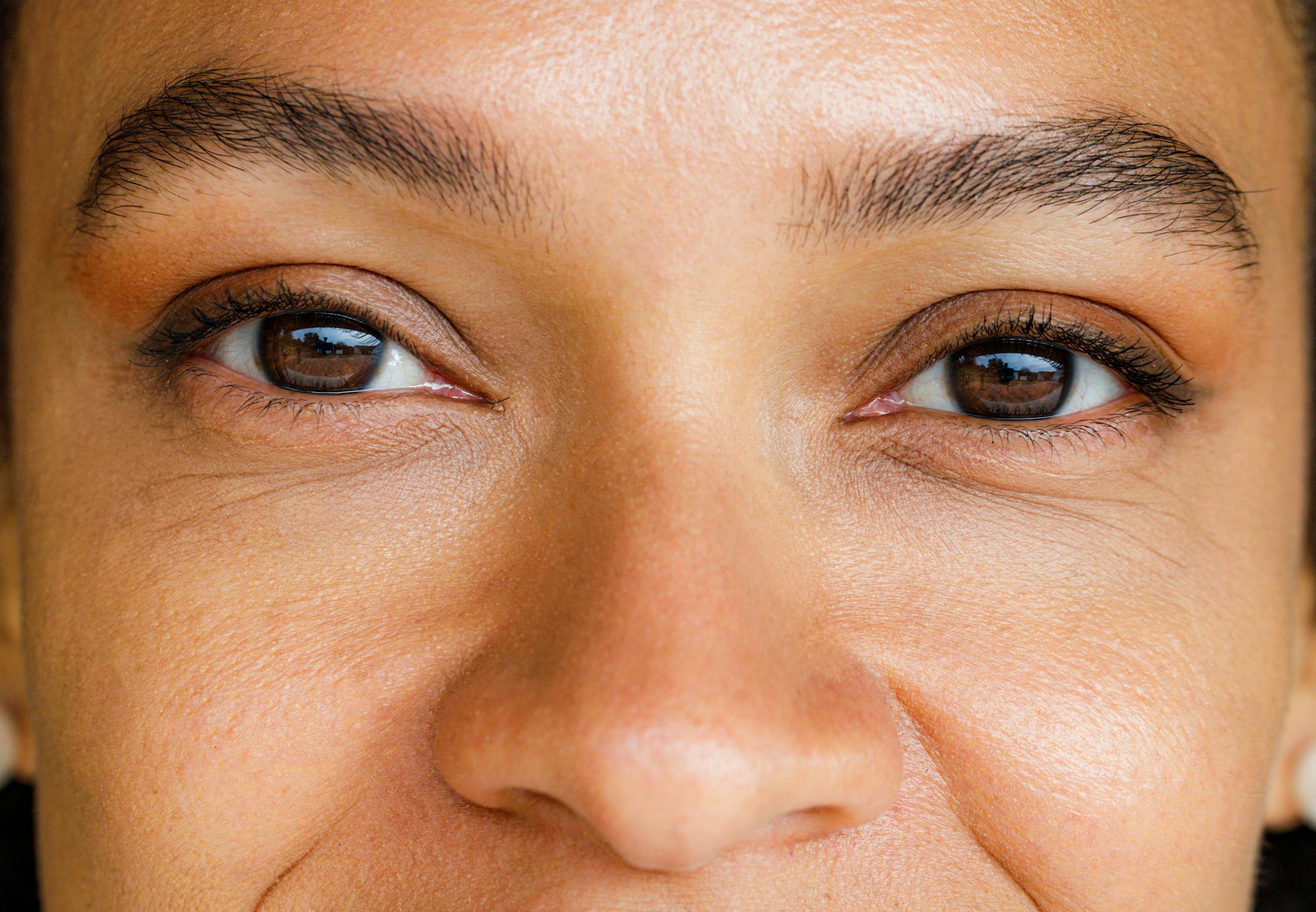 Woman with brown eyes