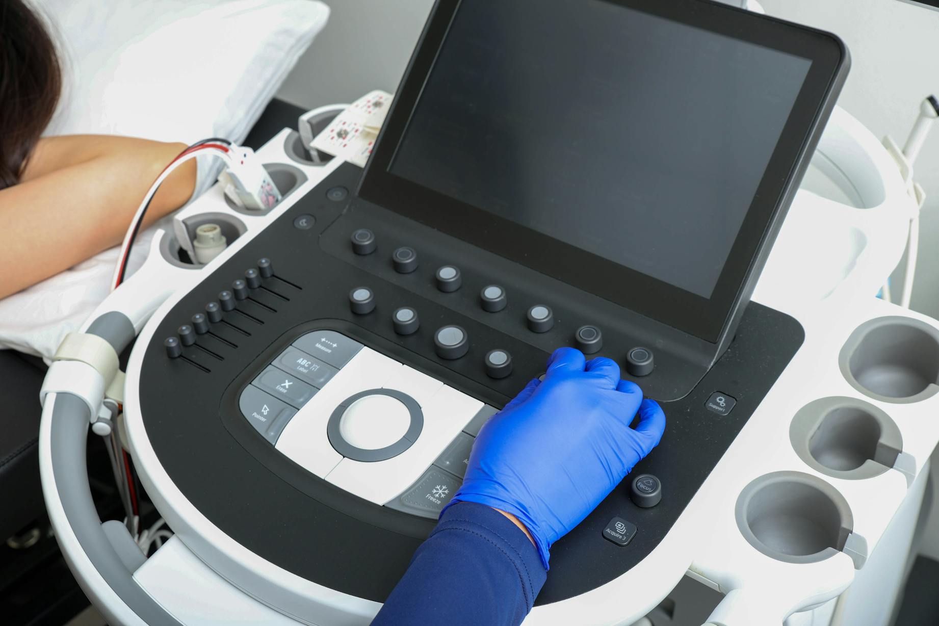 Cardiac testing being performed at Almira Medical in Toronto