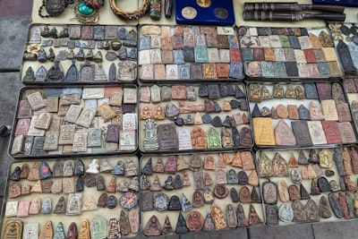 El mercado de amuletos en Tailandia