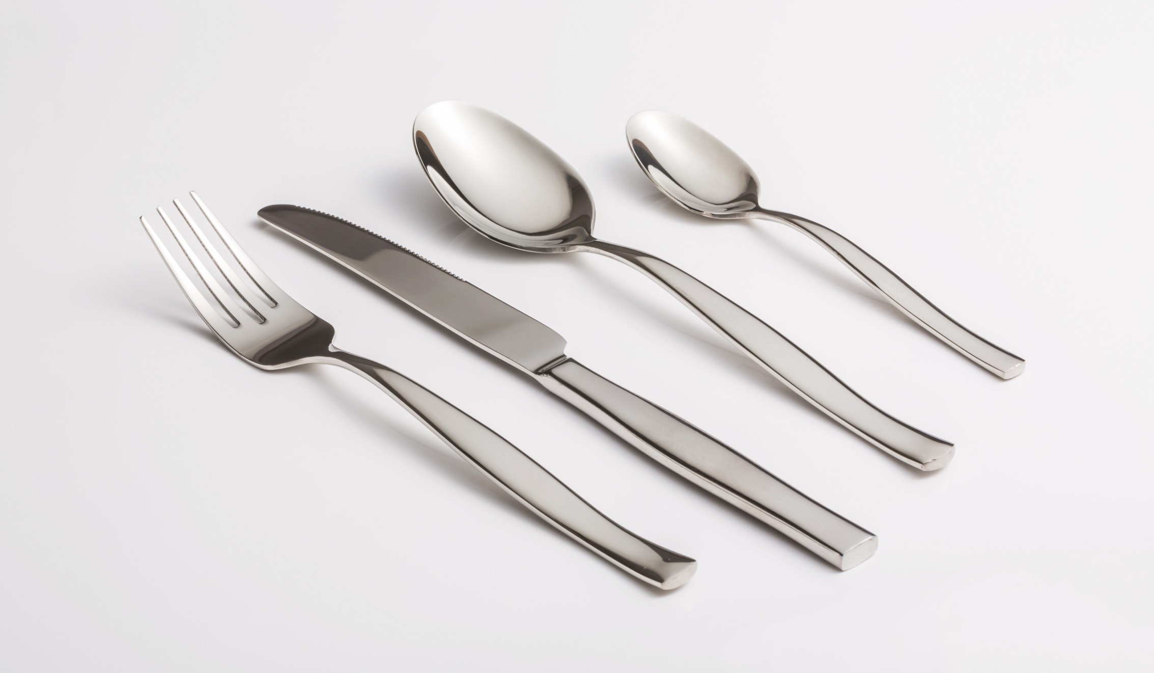 How to Choose Flatware for Your Vacation Rentals: A Buying Guide for Professional Property Managers