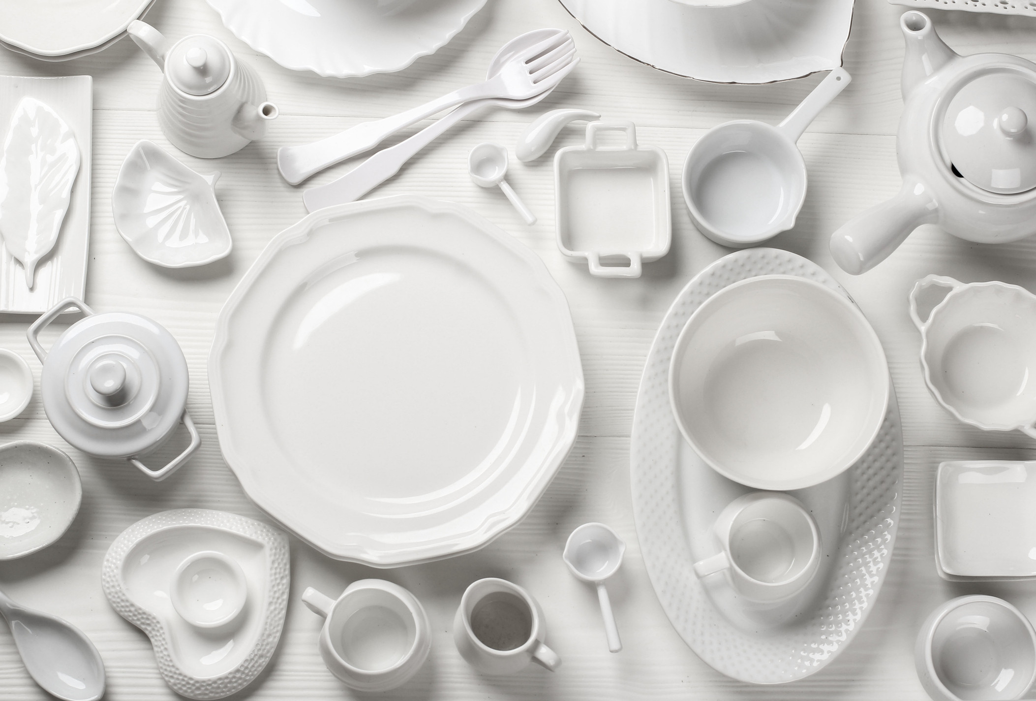 How to Choose Dinnerware for Your Vacation Rentals: A Buying Guide for Professional Property Managers