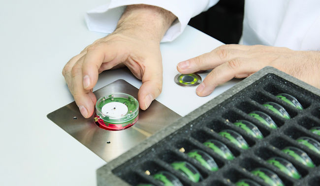 Etape de la certification, contrôle des numéros de gravage en automatique