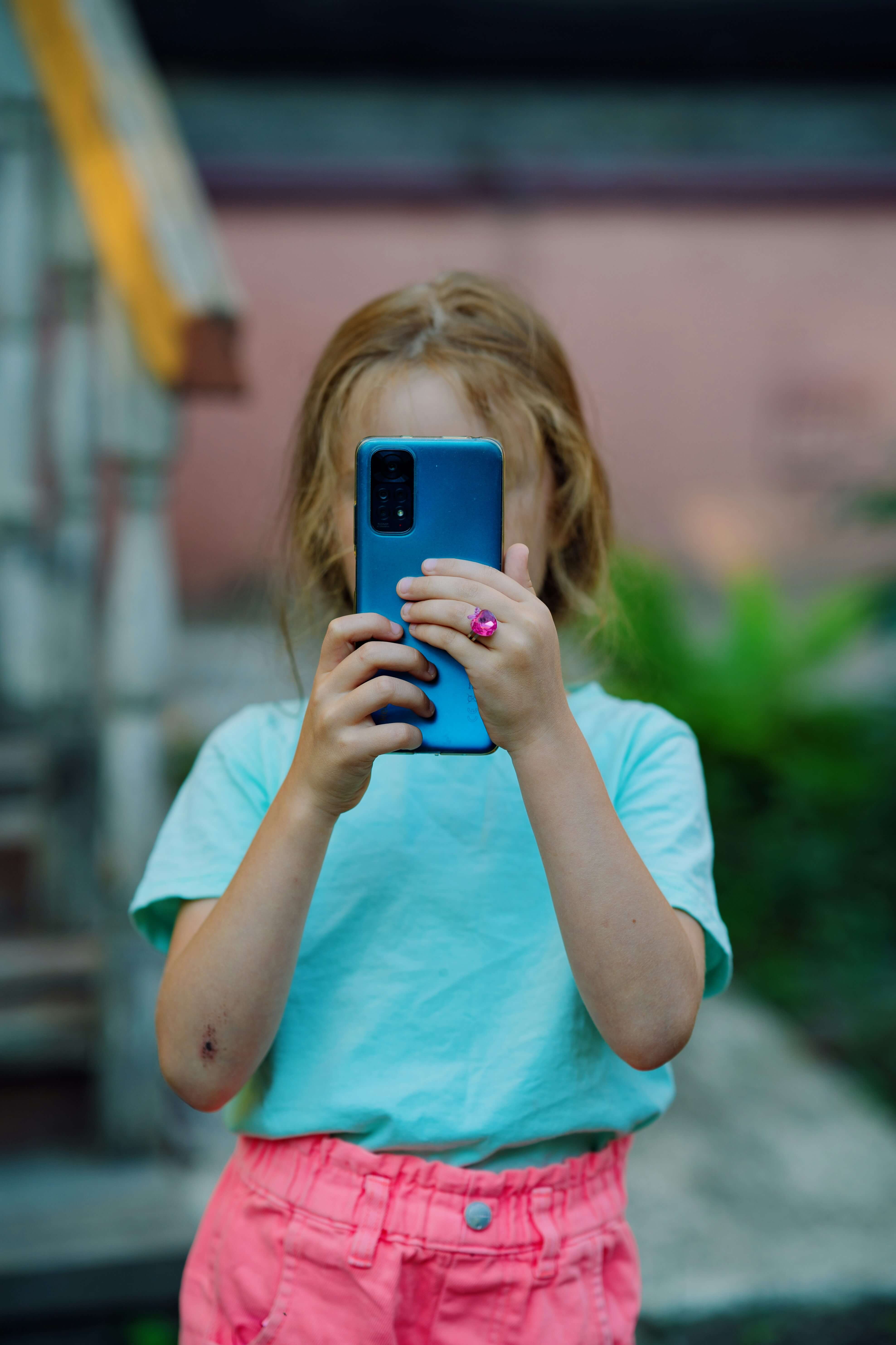 Telefon kot varuška