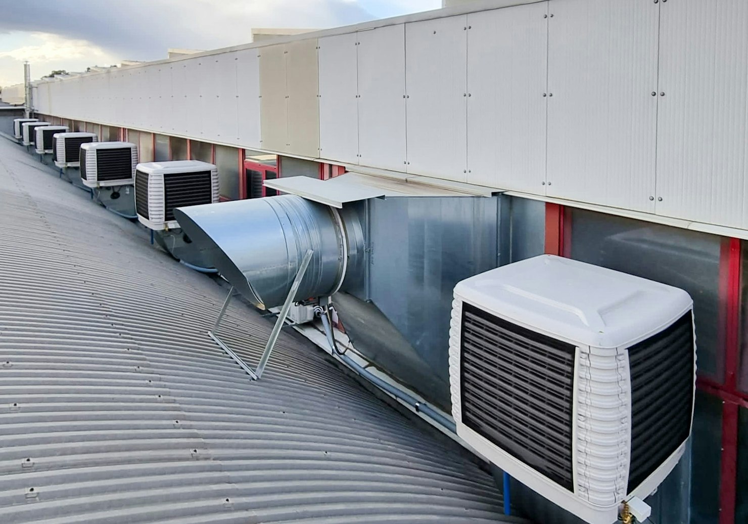 Raffrescamento adiabatico diretto e indiretto: differenze, vantaggi e quale scegliere