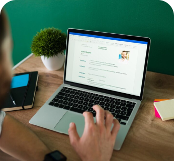 Accès à nos ressources en ligne pour améliorer votre CV et vous préparer aux entretiens