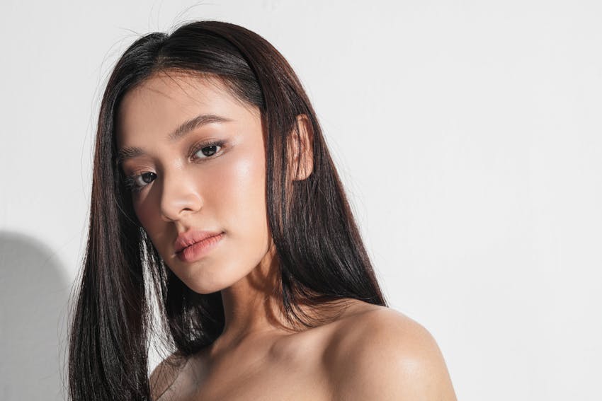 model with dark brown hair