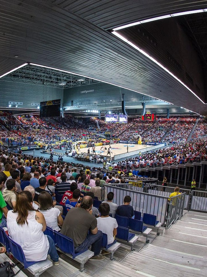 In Granada, NUSSLI increased the seating capacity by 3,600.