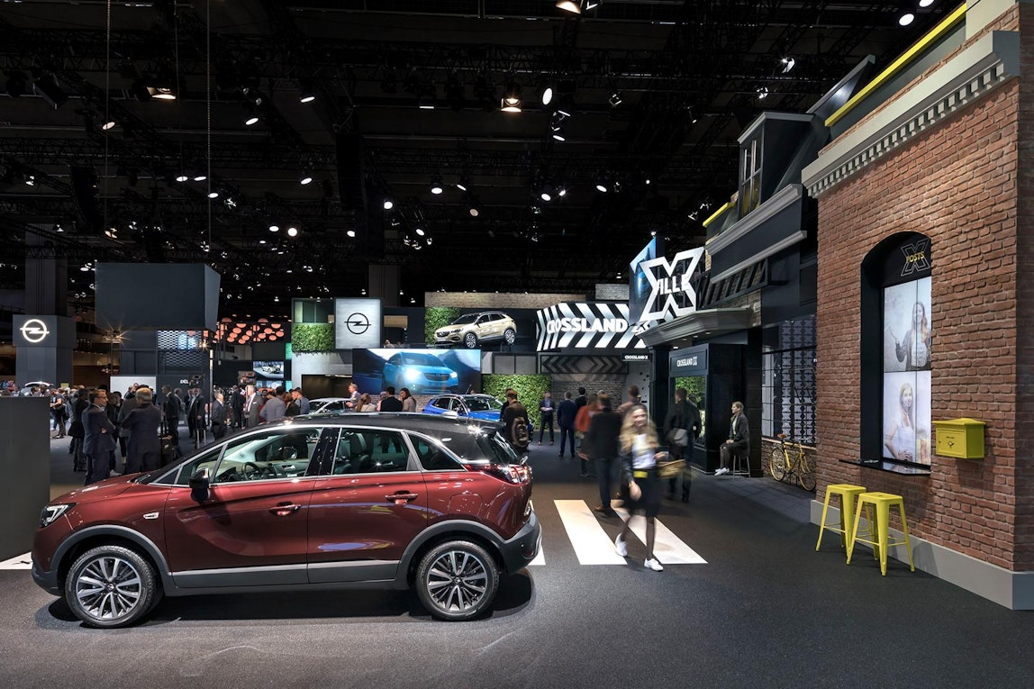 Pictures: Opel is presenting its first hybrid vehicle in a natural setting with a green double-deck exhibition stand on