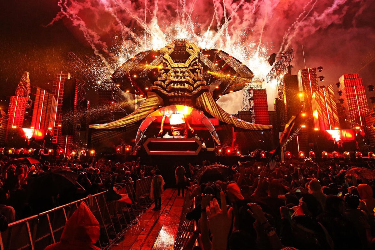 Bild: Auch in diesem Jahr ging es auf dem Electric Zoo Festival animalisch zur Sache: Ein 21 m hoher Elefant als Bühne.