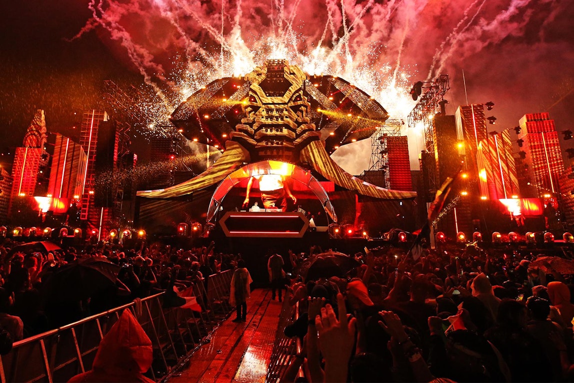 Bild: Auch in diesem Jahr ging es auf dem Electric Zoo Festival animalisch zur Sache: Ein 21 m hoher Elefant als Bühne.