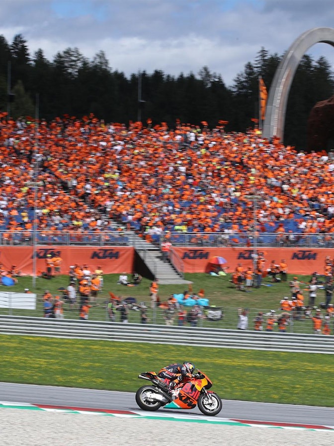 Image: For the Austrian MotoGP in Spielberg, NUSSLI realized the “Center” grandstand with over 8,200 seats, as well as four additional grandstand installations along the circuit. Image: For the Austrian MotoGP in Spielberg, NUSSLI realized the “Center” grandstand with over 8,200 seats, as well as f