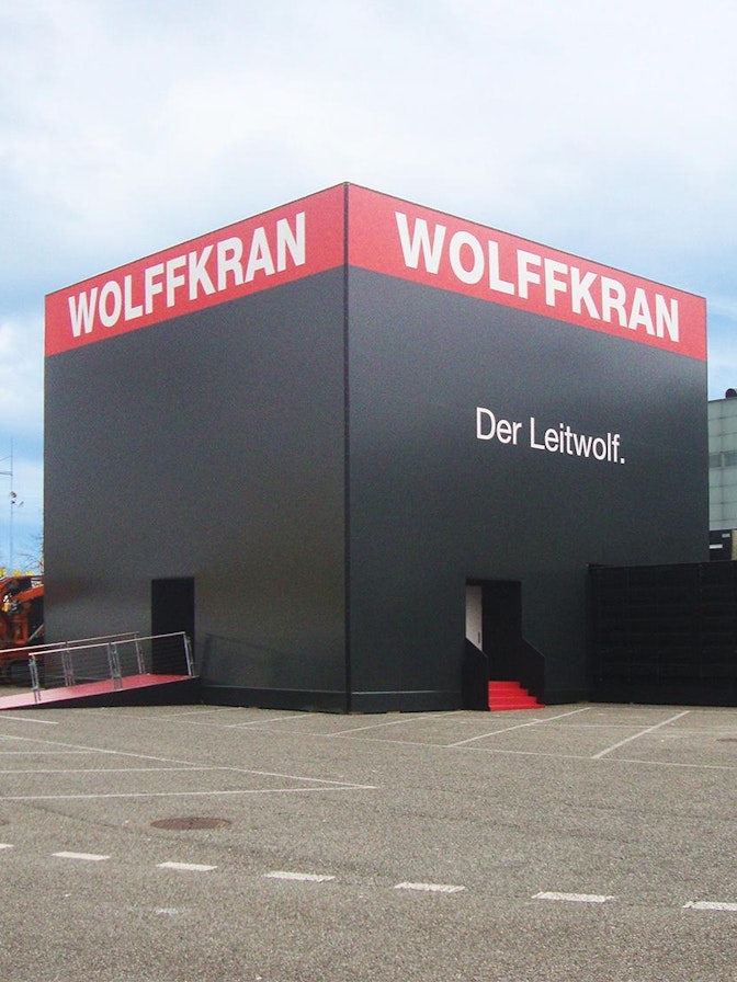 WOLFFKRAN encargó a NUSSLI la realización de un stand de 12,3 x 12,3 metros. WOLFFKRAN encargó a NUSSLI la realización de un stand de 12,3 x 12,3 metros.