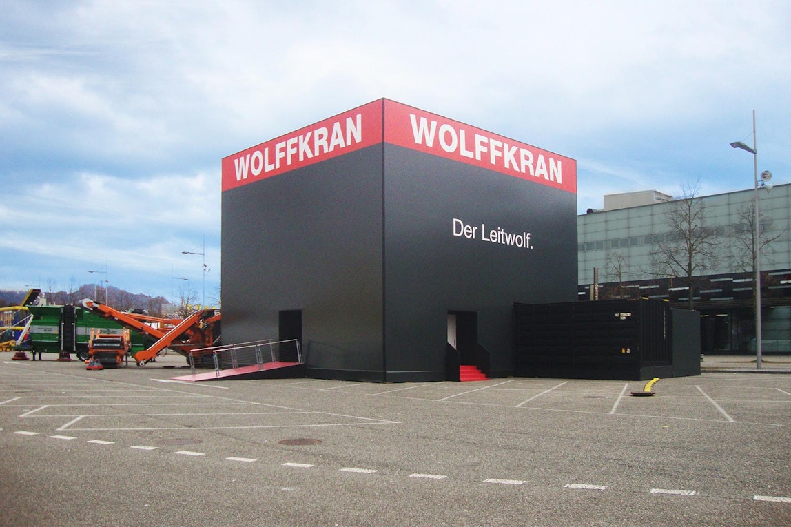WOLFFKRAN commissioned NUSSLI to realise a 12.3 x 12.3 metre exhibition stand.