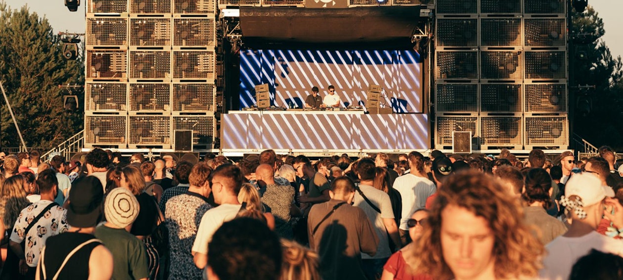 Das NÜSSLI Team errichtete in Ferropolis – der Stadt aus Eisen – verschiedene Eventbauten für die Festivals Splash! und Melt! Das NÜSSLI Team errichtete in Ferropolis – der Stadt aus Eisen – verschiedene Eventbauten für die Festivals Splash! und
