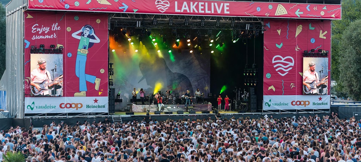 The NUSSLI crew set up the music stage and a double grandstand with a central VIP platform for the festival. The NUSSLI crew set up the music stage and a double grandstand with a central VIP platform for the festival.