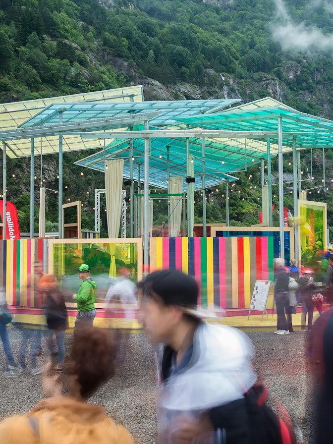 Skulptur von Kerim Seiler an Eröffnung von Gotthard Basistunnel